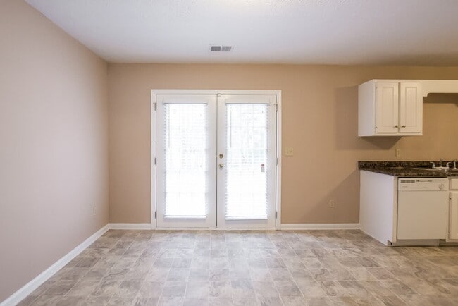 Building Photo - 350 Anna Ave