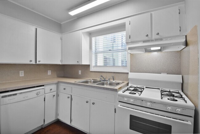 Foto del edificio - 1511 Broadmoor Dr