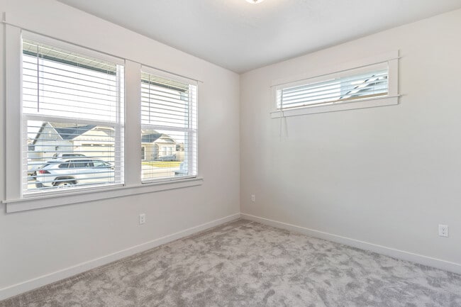 Building Photo - 7565 W Itasco Dr