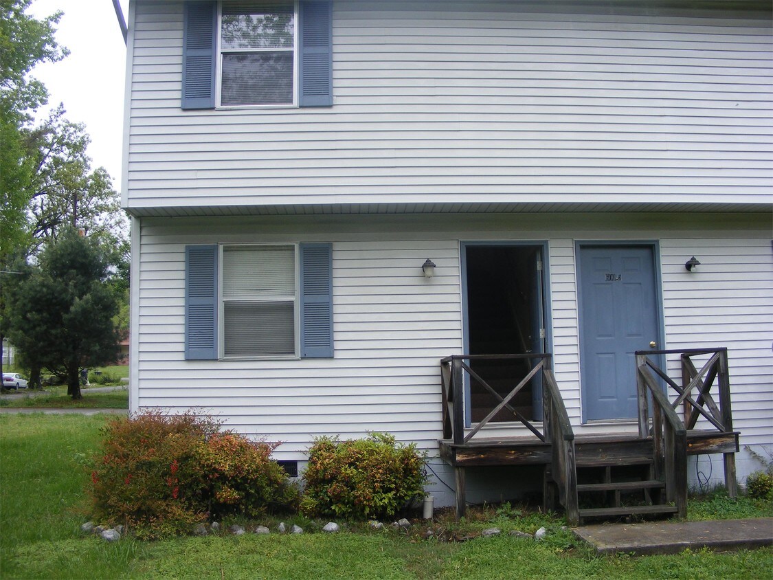 Building Photo - 600 Tellico Ave