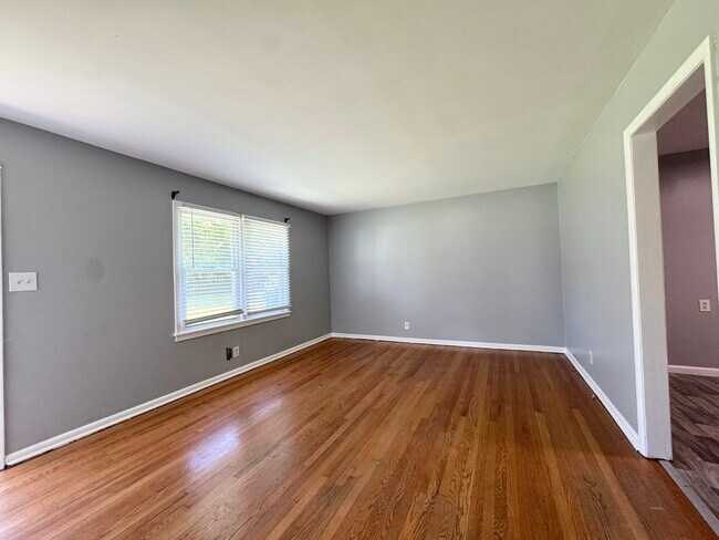 Foto del edificio - 4511 Virginia Ave