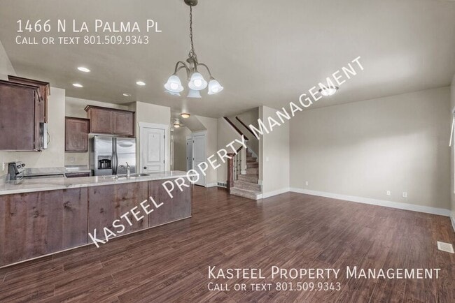 Building Photo - 1466 La Palma Pl