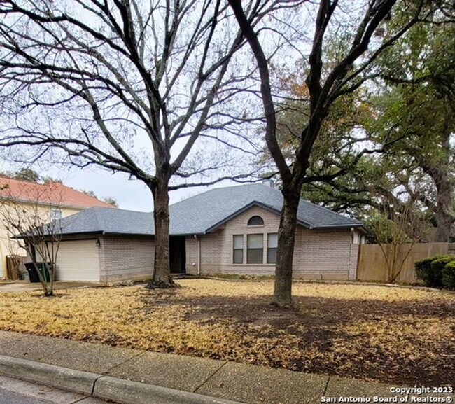 Foto del edificio - 3234 Mid Hollow Dr