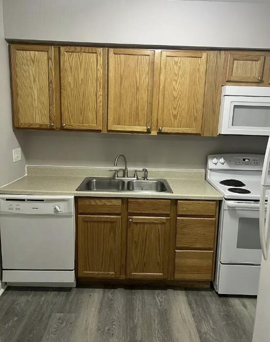 Foto del edificio - 7809 Dawn Rd