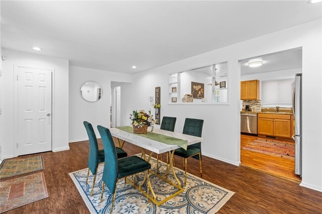 Building Photo - 271 Crockett Dr