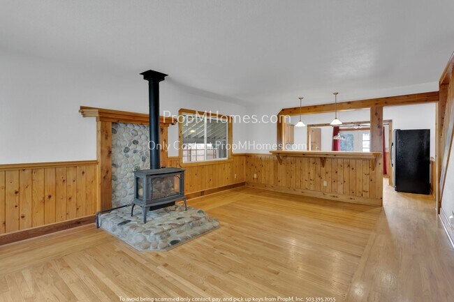 Foto del edificio - Three Bedroom Classic Bungalow Completely ...