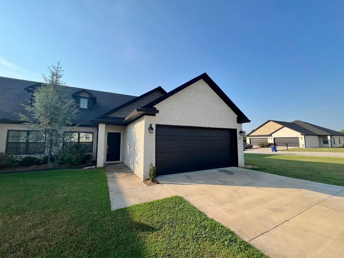 Foto principal - 6809 MARIBETTE RD