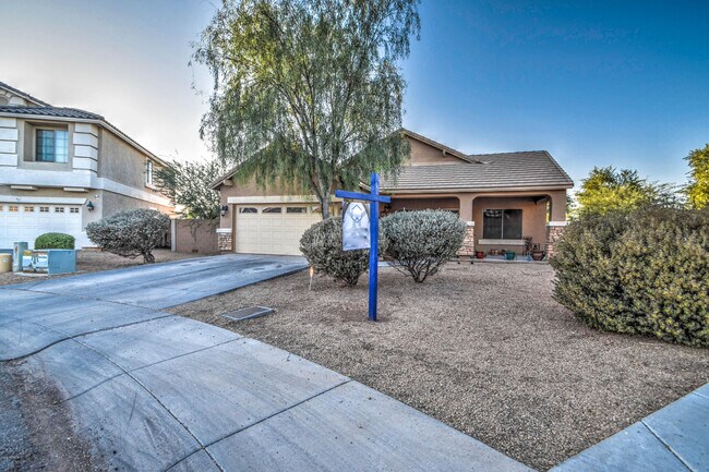 Building Photo - 7612 S 70th Ln