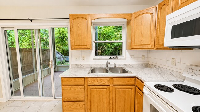 Building Photo - 118 S Park Ln