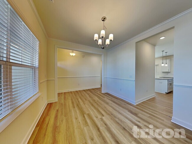 Foto del edificio - 402 Porterfield Dr