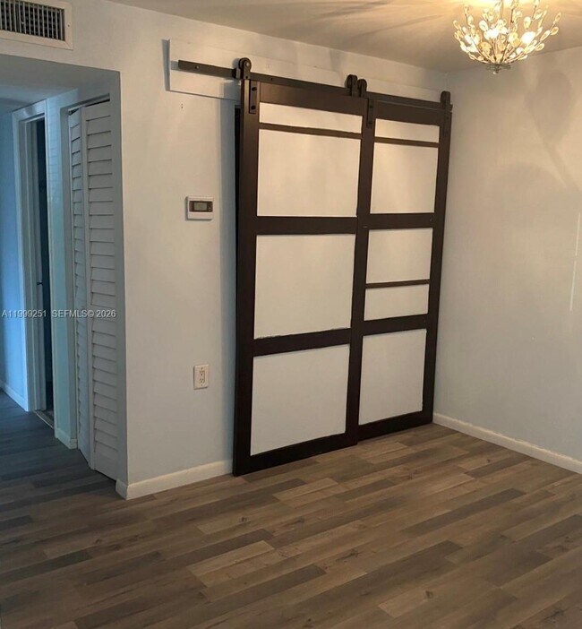 Foto del edificio - 7060 NW 179th St