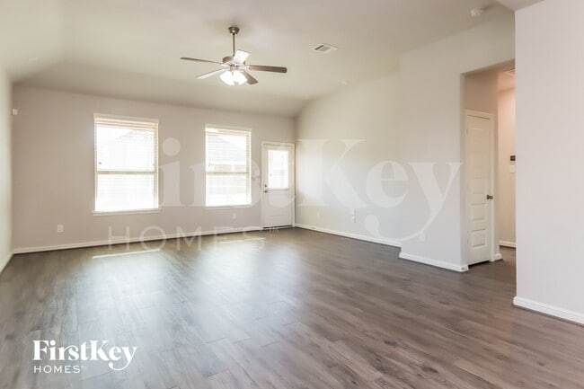 Building Photo - 4820 La Piedra Ln