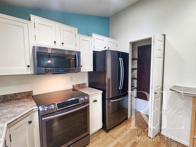 Foto del edificio - Garden Oasis at Contemporary 3-Bed
