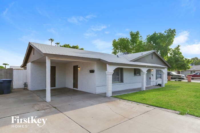 Primary Photo - 740 E Auburn Dr