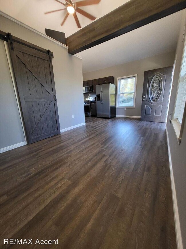 Foto del edificio - Studio, 1.5 bath House - 1315 S. Rogers St.