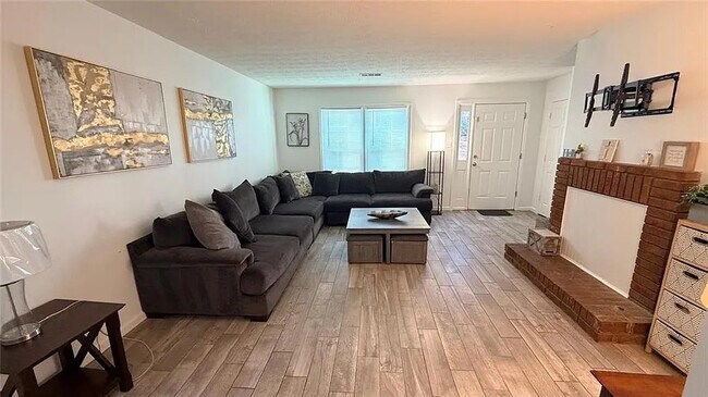 Photo - Room in Townhome on Mill Creek Pl