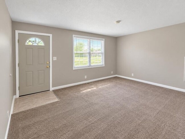 Building Photo - 720 Ranch Hill Dr