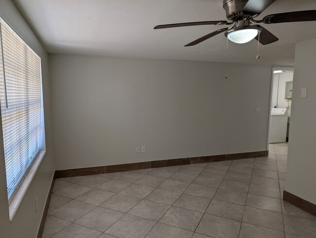 Foto del edificio - 10828 Hillcrest Ave