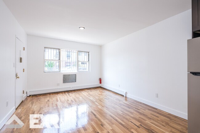 Building Photo - 11 Hunterfly Pl