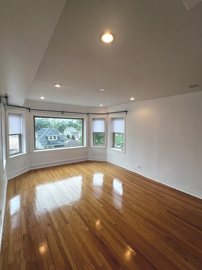 Foto del edificio - 4826 W Henderson St