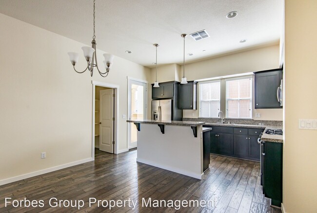 Building Photo - 3 br, 3.5 bath House - 311 W. Evelyn Ave
