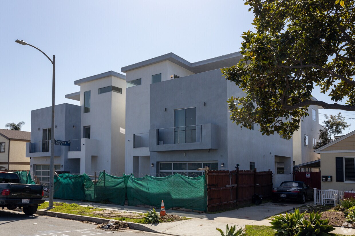 Construction Photo - 7126-7138 W 85th St