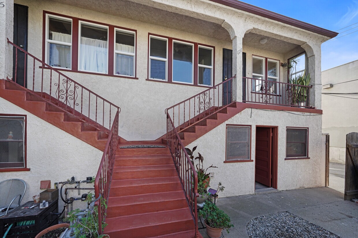677 W 15th St Unit 677, San Pedro, CA 90731 Apartments in San Pedro