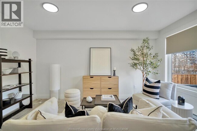 Photo du bâtiment - 513 Caron Ave