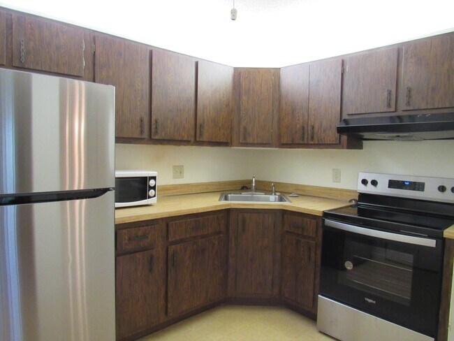 Building Photo - 5901 Whispering Pine Way