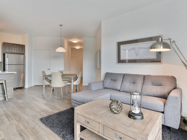 Building Photo - 7195-7195 Rue De Lunan