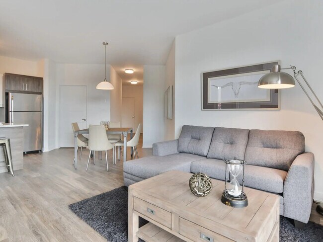 Photo du bâtiment - 7195-7195 Rue De Lunan