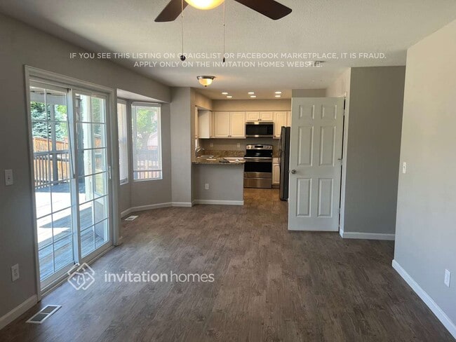 Foto del edificio - 3289 Blue Grass Cir
