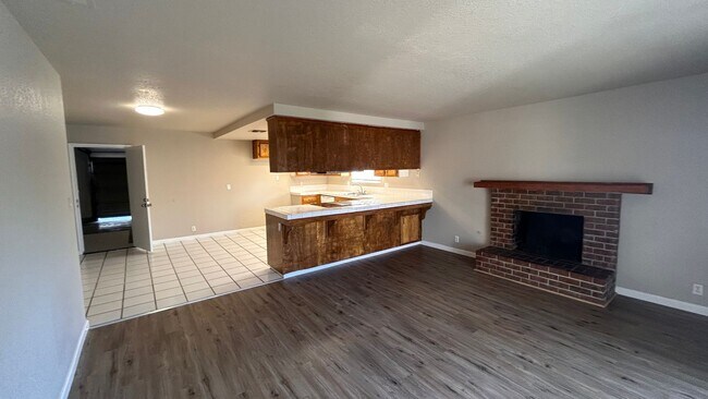 Foto del edificio - 738 Evergreen Way