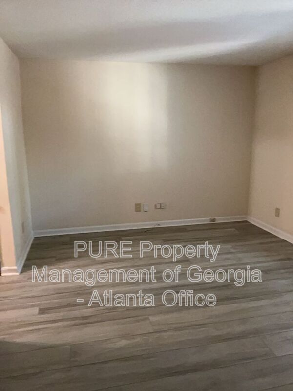 Foto del edificio - 774 Rogers Way SW