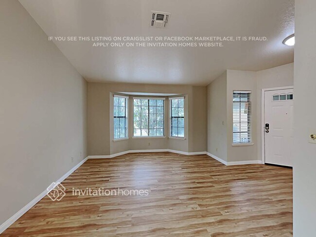 Foto del edificio - 8821 Somershire Way