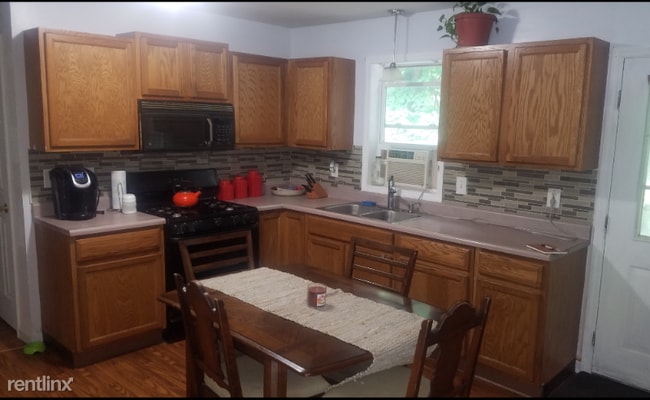 Building Photo - 4 br, 2 bath House - 21 Loughberry Road South