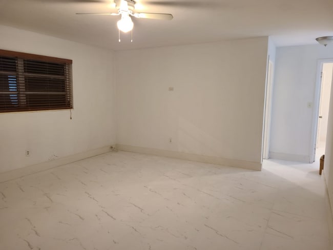 Foto del edificio - 375 E 8th St