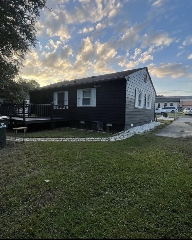 Rear of home - 913 E 8th Ave