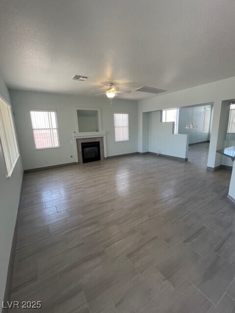 Foto del edificio - 6555 Lucky Boy Dr