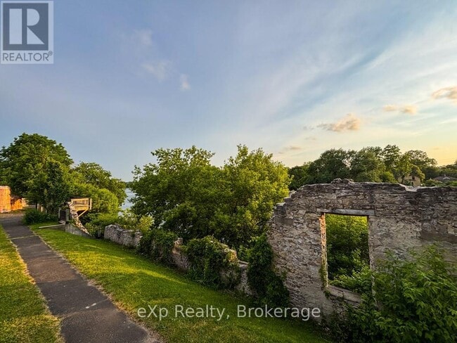 Building Photo - 155 Water St S