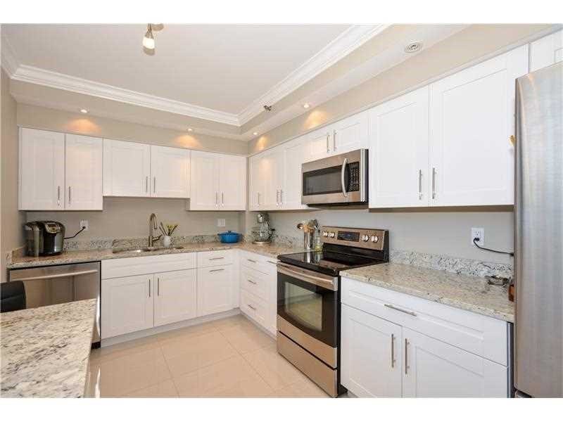 Foto principal - 2300 NE 33rd Ave