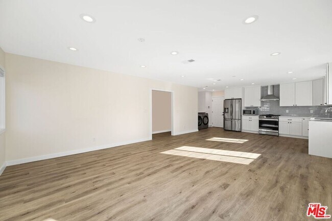 Foto del edificio - 3926 Michael Ave