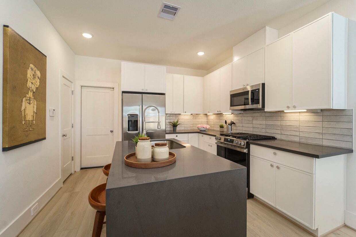 Foto principal - 864 Paul Quinn St