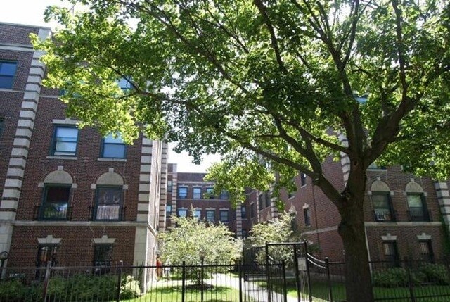 Primary Photo - 8231 S Ingleside Ave