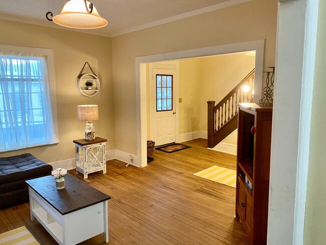 Foyer - 214 Chestnut St