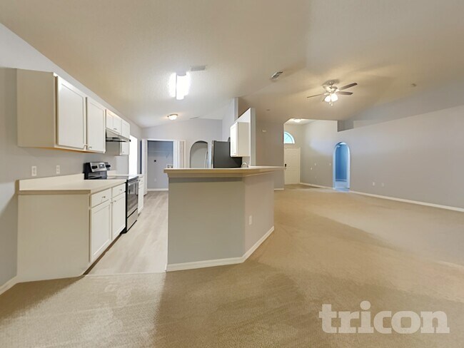 Foto del edificio - 7439 Lawn Tennis Ln