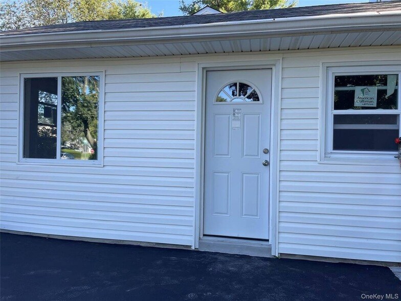 Foto principal - 252 Hallock Rd