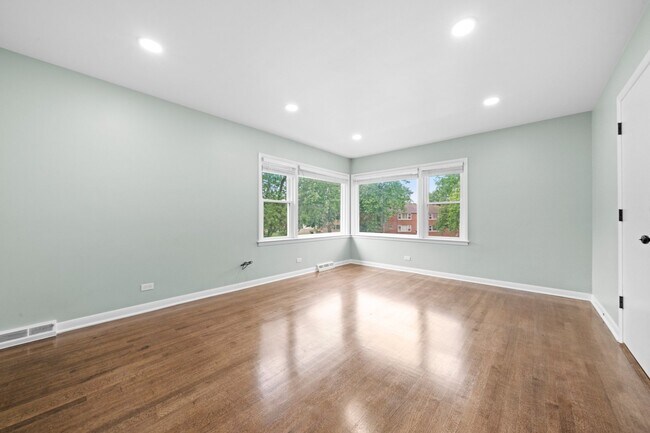 Foto del edificio - 10537 Austin Ave