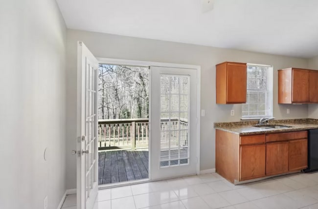 Building Photo - 3 bed 2 bath in Decatur!