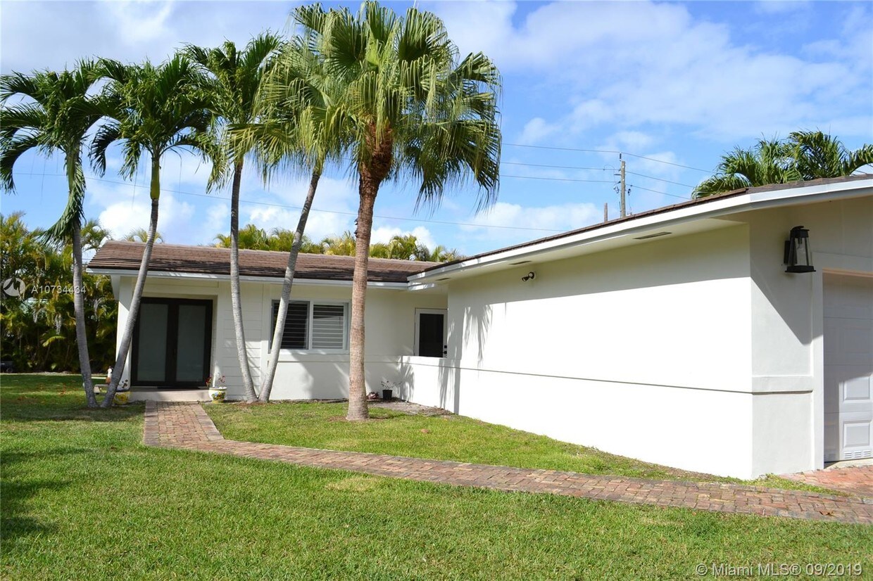 Foto principal - 7111 SW 92nd St